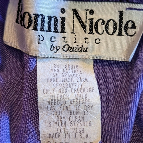 Pre-owned Ronni Nicole by Ouida petite size 8P purple shirt, TA - Picture 2 of 3
